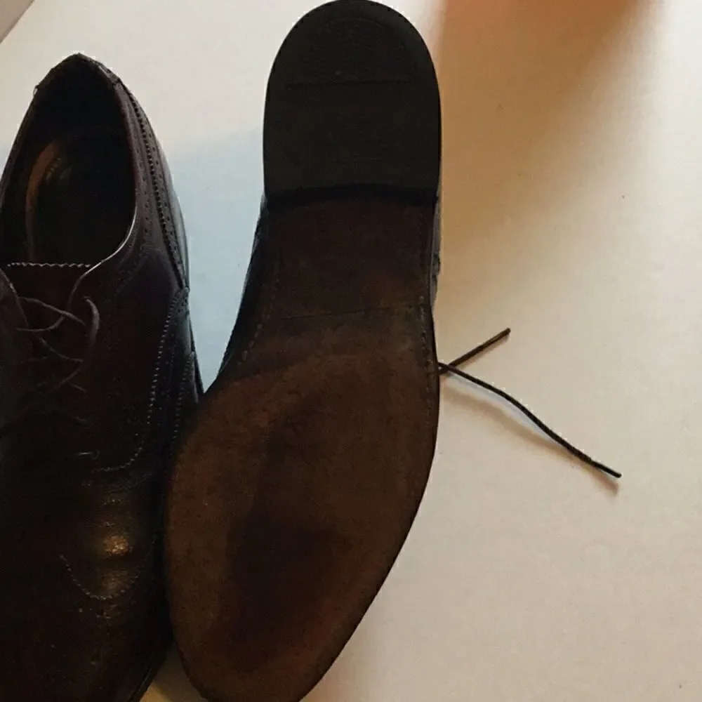 Men’s vintage wing tips in reddish brown in 9 1/2